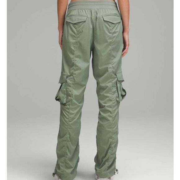 Lululemon Dance Studio Relaxed-Fit Mid-Rise Cargo Pant Grey Eucalyptus, Size XS - Picture 2 of 8